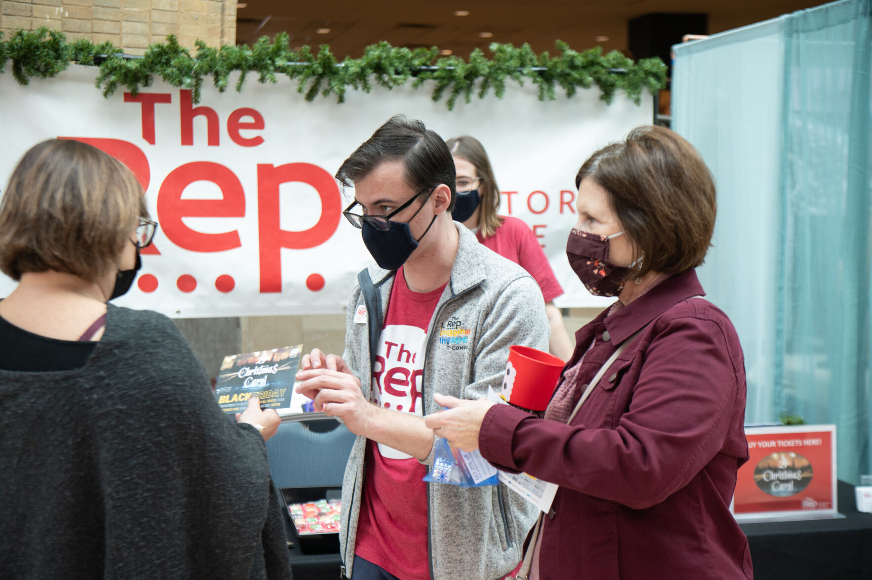 Holiday Pop & Shop at Union Station